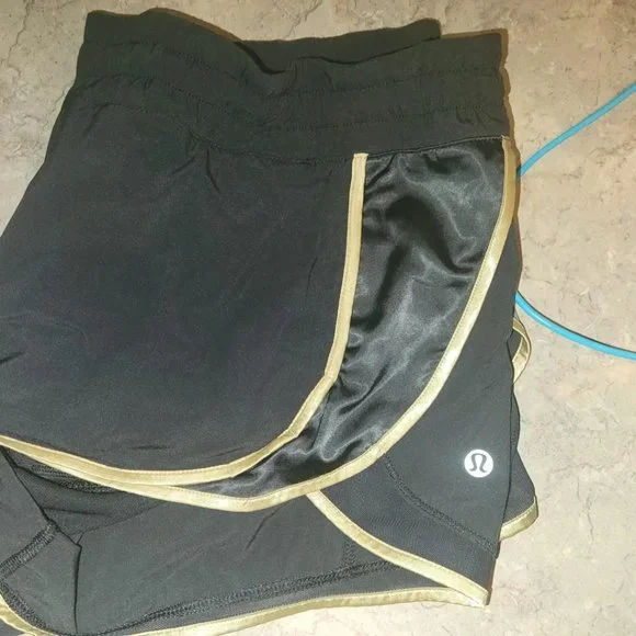 Lululemon super squad shorts - Picture 1 of 3